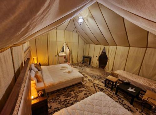 Letto o letti in una camera di Fantastic luxury Desert camp