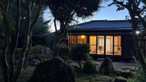 Taman di luar YUFUNOMORI Private and Suite