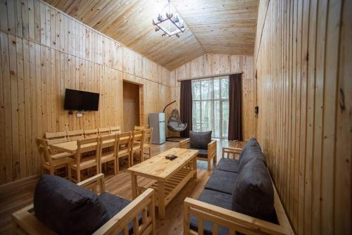 TV a/nebo společenská místnost v ubytování Haghartsin Hotel & Restaurant