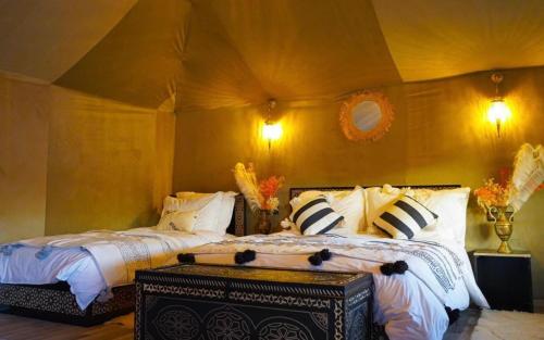 Letto o letti in una camera di Fantastic luxury Desert camp
