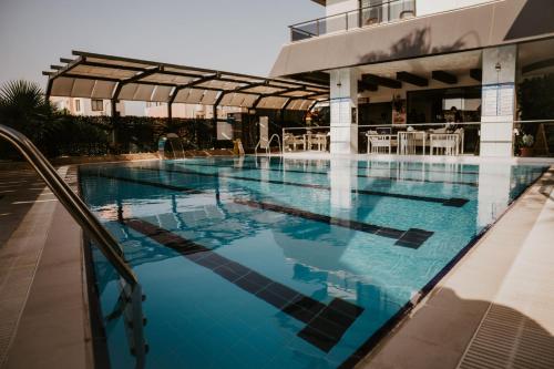 Πισίνα στο ή κοντά στο PALMİLA BUTİK OTEL