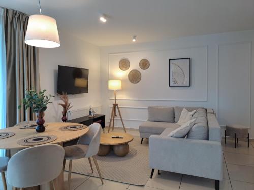 Χώρος καθιστικού στο Baltic Cliff apartament 334