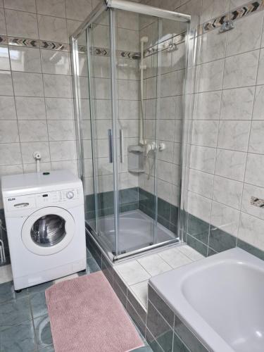 Ένα μπάνιο στο Ferienwohnung am Stadtrand