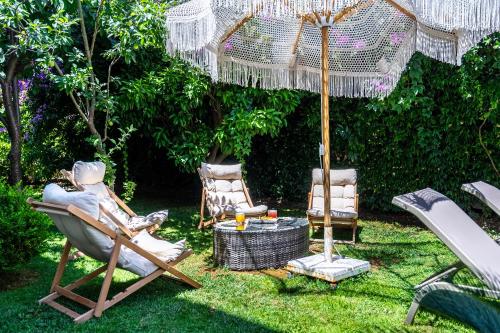 Κήπος έξω από το Hillora Hotel Buyukada