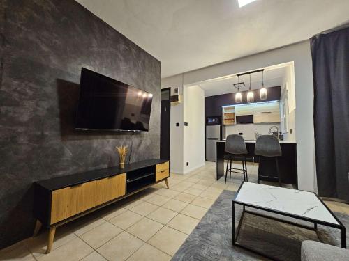 3 Villas Complex with Pool, Up to 18 Guests - LBC