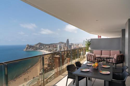 Sunset Cliffs Apartment - High Floor - Sea View