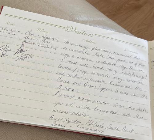 a letter from a friend to her sister at Cliff End Self catering bungalow with sea views in beautiful rural West Wight Free WiFi and ferry offers available Short walk to beach in Isle of Wight