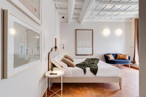 Romantic Studio with Balcony near Navona Square