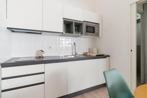 GuestHost - Bright Navigli Apartment