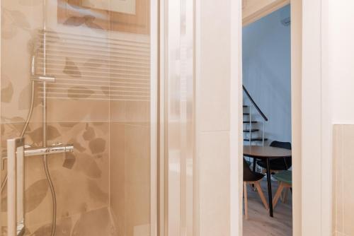 GuestHost - Bright Navigli Apartment