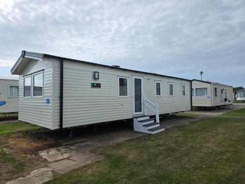 Budova, kde se prázdninový areál nachází