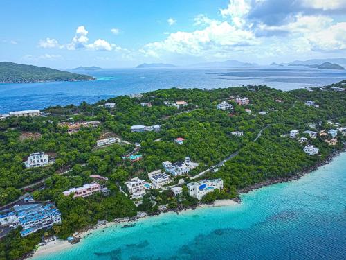 an aerial view of an island in the ocean at Seas The Bay in Enighed