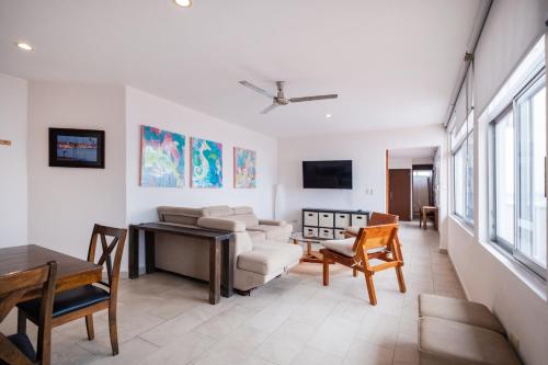 Μια τηλεόραση ή/και κέντρο ψυχαγωγίας στο Suites Turquesa