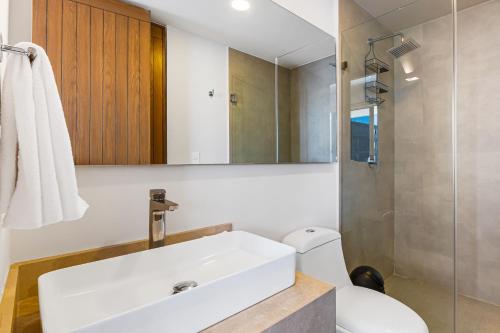 Koupelna v ubytování Golden Tide at Makare