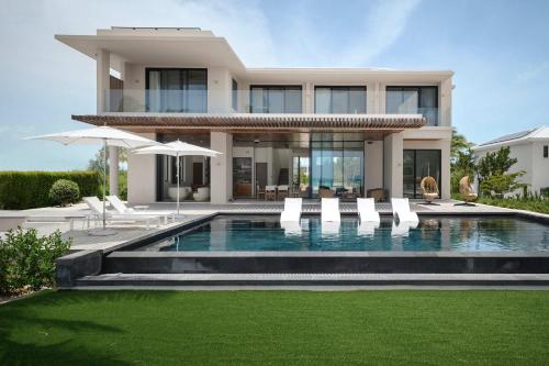 The finest luxury 6 bedroom villa on Grace Bay
