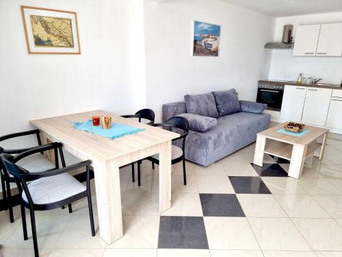 Ruang duduk di Apartments Matteo