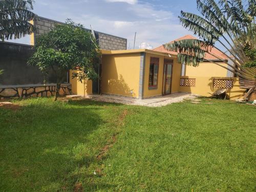 Κήπος έξω από το Alice Gardens & Campsite