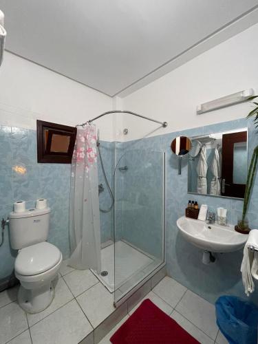 Koupelna v ubytování 2 chambres et salon de 67 m2