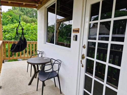 Ein Balkon oder eine Terrasse in der Unterkunft Mangal Suites