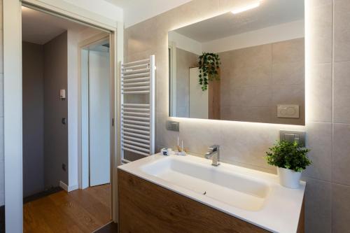 Rolandi Duplex with Terrace