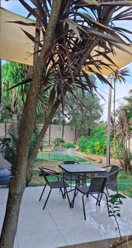 Ein Garten an der Unterkunft Kiewiets Nest