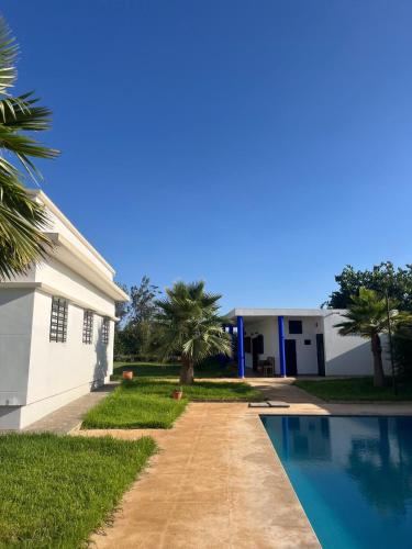 Bazén v ubytování Villa Authentique piscine privée nebo v jeho okolí