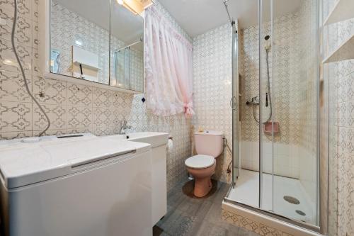 Koupelna v ubytování A dos minutos del mar