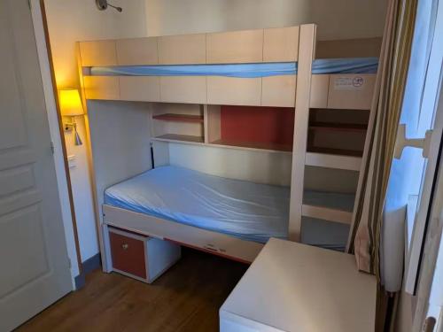 Large 27m2 Studio with sea view & pools