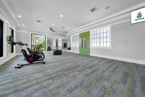 Γυμναστήριο ή/και όργανα γυμναστικής στο Vibrant 2br Apt Pool, Jacuzzi, Gym #11