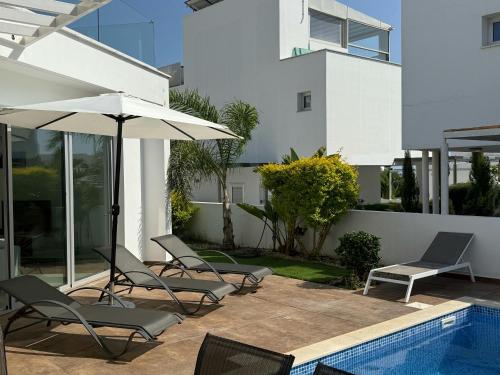 TooCoool Villa - Elite Sea Breeze