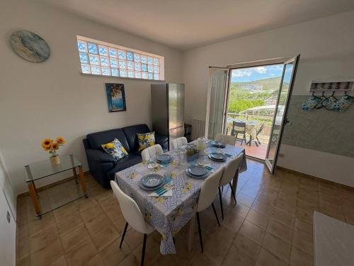 Foto dalla galleria di Casa Onda Blu - Lake View Flat, 4 mins from beach with parking! a Sperlonga