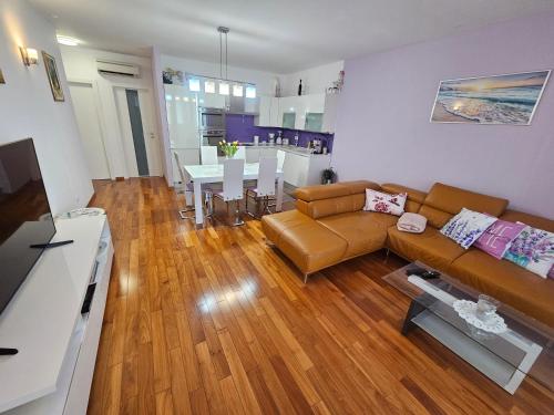 Apartment Azure *CLOSE TO THE BEACH