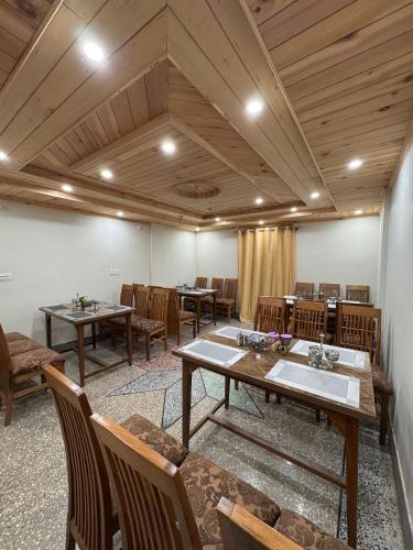 Posezení v ubytování Rahat residency halmat