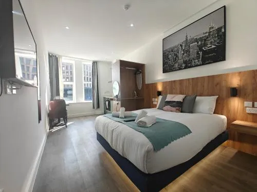 10 Chic studio Apartments in Birmingham city centre photo 1