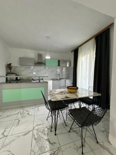 Dapur atau dapur kecil di Apartment Sunset Zone - Feels like home
