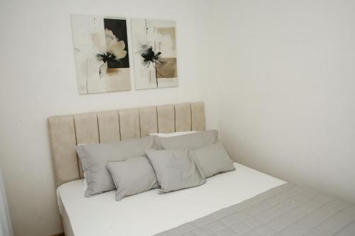 Postel nebo postele na pokoji v ubytování Sara Luxe Apartment