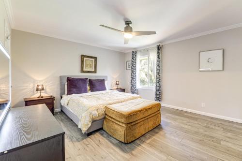 Postel nebo postele na pokoji v ubytování Home 3 Mi to Ocean Inlet Park Waterfront Deck!