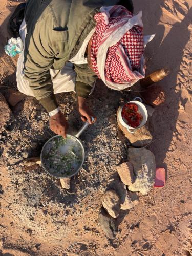 Gambar di galeri bagi Live the bedouinlife di Nuweiba
