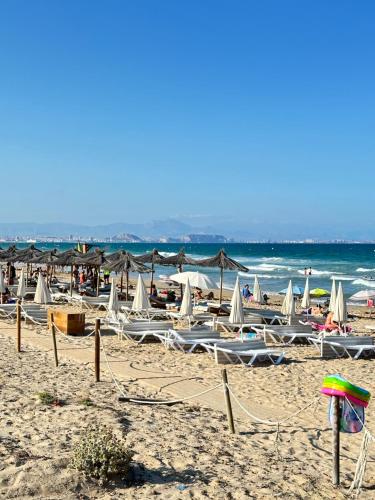 Φωτογραφία από το άλμπουμ του Прекрасный таунхаус в элитном пригороде Гран Алакант, пляж Ареналис Дель Соль σε Gran Alacant