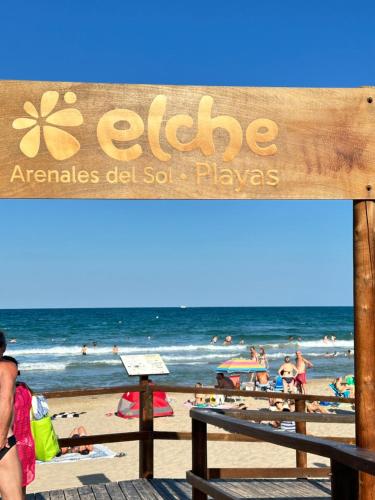 Φωτογραφία από το άλμπουμ του Прекрасный таунхаус в элитном пригороде Гран Алакант, пляж Ареналис Дель Соль σε Gran Alacant