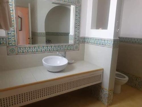 Ένα μπάνιο στο Villa Hannibal