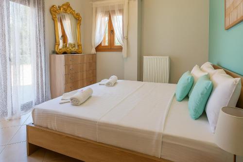 Harmony apartment near Dassia, Ipsos