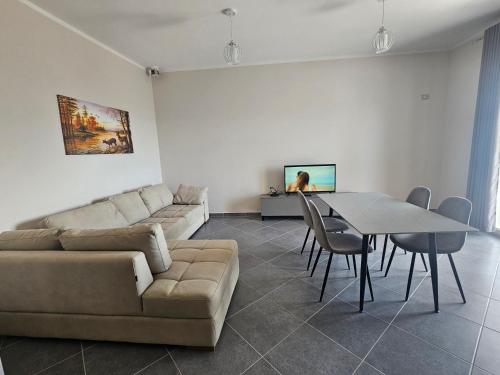 Televiisor ja/või meelelahutuskeskus majutusasutuses Villa Pulo