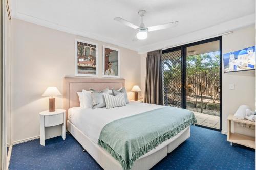 Katil atau katil-katil dalam bilik di Turtle Beach Getaway - Family Paradise by the Sea