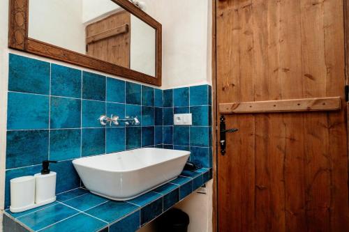 Ένα μπάνιο στο Villa de Luxe avec 3 Chambres