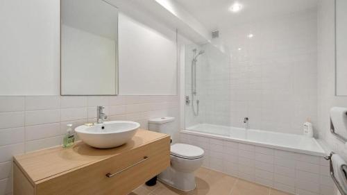 Ένα μπάνιο στο Quartz Rise Retreat - Amazing Lake and Mountain Views