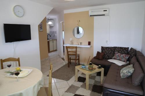 Apartments with parking space Seline, Paklenica - 24806
