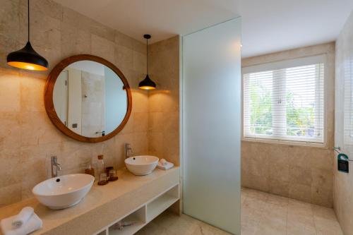 Ένα μπάνιο στο Boholuma Villas