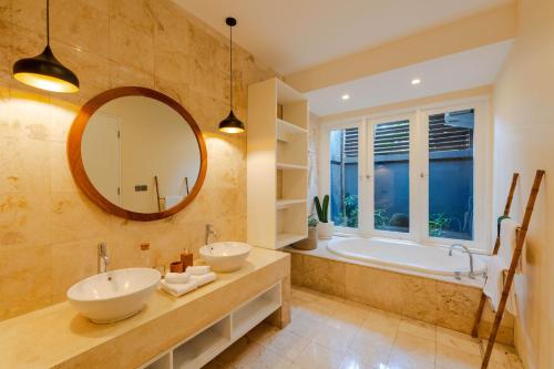 Ένα μπάνιο στο Boholuma Villas