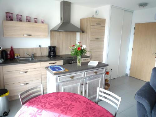 Appartement T2 avec garage à 800m de la plage et 600m des commerces, Les Sables-d'Olonne - FR-1-92-593